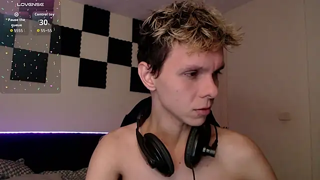 bryamado69 online show from October 5, 2025, 7:28 am