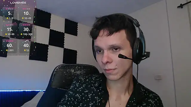 bryamado69 online show from November 23, 2025, 3:28 am