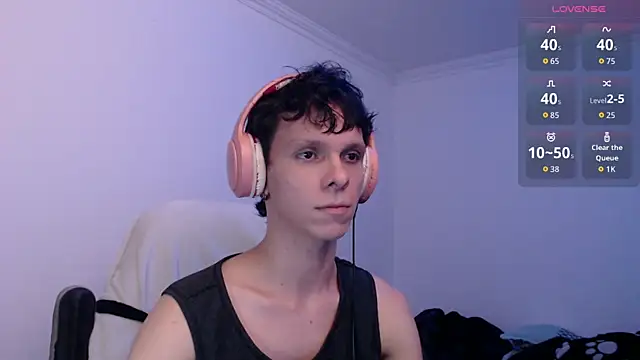 bryamado69 online show from April 20, 2026, 3:42 am