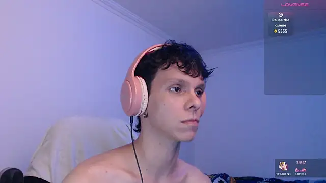 bryamado69 online show from April 20, 2026, 11:39 pm