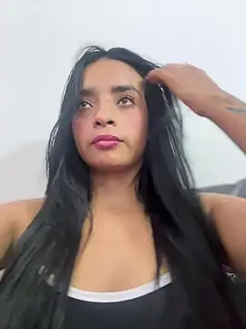 Laura fernandezII online show from March 17, 2025, 10:49 pm