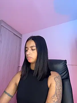 Snapshot of Laura_fernandezII chatting on April 28, 2026, 6:46 pm Laura fernandezII online show from April 28, 2026, 6:46 pm