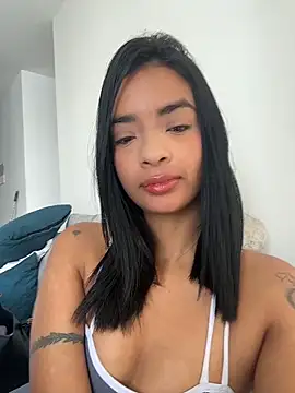 Snapshot of Laura_fernandezII chatting on June 2, 2026, 2:52 pm Laura fernandezII online show from June 2, 2026, 2:52 pm