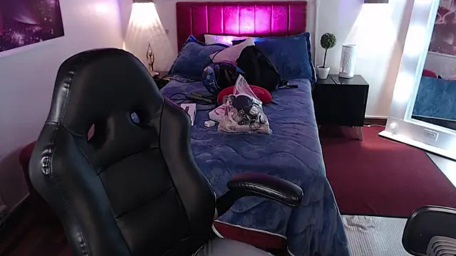  sharlotte777 online show from March 18, 2025, 1:31 pm