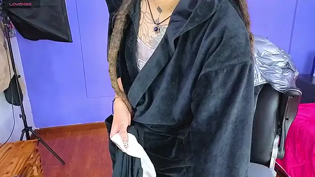  sharlotte777 online show from October 25, 2025, 2:02 pm