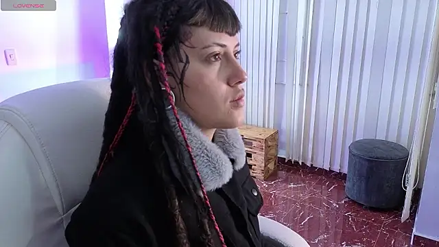  sharlotte777 online show from February 5, 2026, 1:05 pm