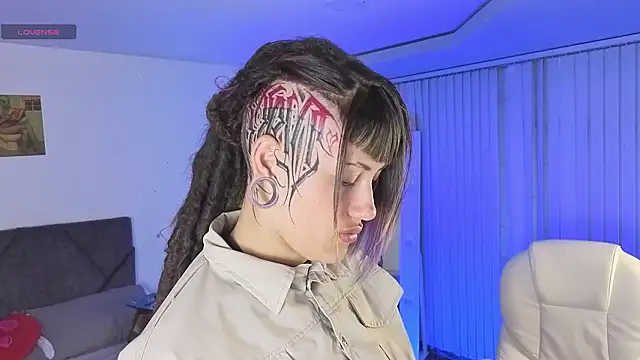  sharlotte777 online show from February 27, 2026, 1:22 pm