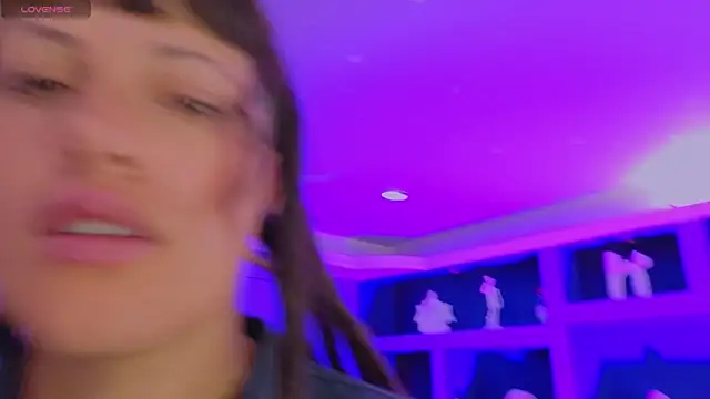  sharlotte777 online show from April 16, 2026, 2:29 pm