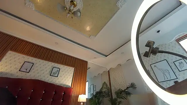 Princess Violett online show from October 24, 2025, 2:35 pm