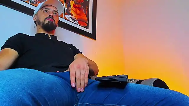 MAXIMUS MASTE3 online show from September 24, 2025, 8:01 pm