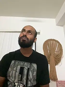 islandvybee55 online show from December 2, 2024, 1:36 am