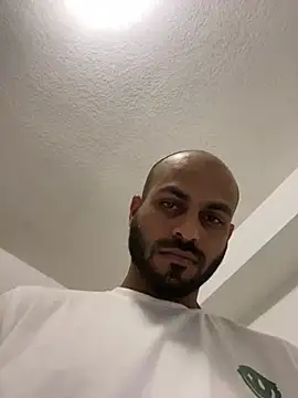 islandvybee55 online show from December 14, 2024, 12:55 am