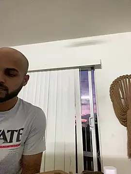 islandvybee55 online show from January 18, 2025, 11:22 pm