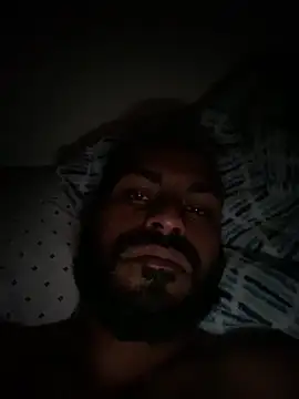 islandvybee55 online show from February 10, 2025, 9:14 am