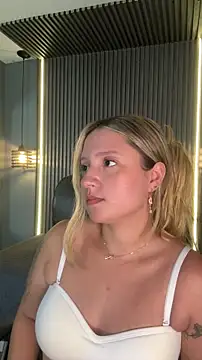 MiaPetit  online show from October 7, 2025, 11:57 pm