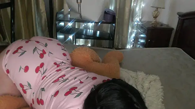 cutie sakura online show from March 2, 2025, 4:21 pm