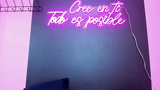 Sofi Fox  online show from March 5, 2025, 7:06 pm