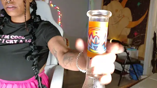 loveluna8 online show from February 7, 2025, 9:58 am