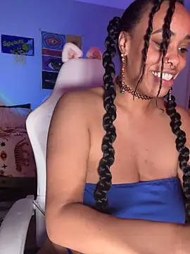 loveluna8 online show from March 5, 2025, 5:40 am