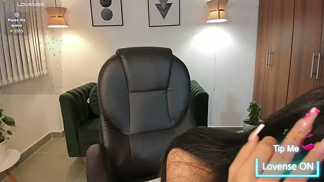 sarita evanss online show from April 22, 2026, 12:24 am