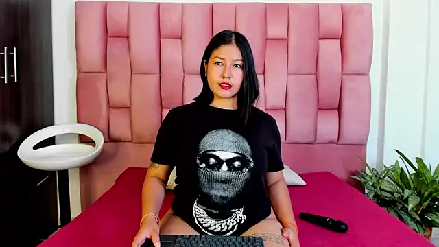 EmmaRossem online show from January 8, 2025, 7:45 pm