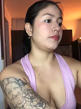 EmmaRossem online show from December 4, 2025, 7:33 pm