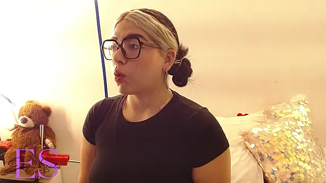 EsmeraldaSantoss online show from February 19, 2025, 12:33 pm