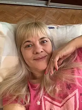 Lia Laguna77 online show from February 25, 2025, 9:57 pm