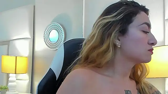 AmbarSantany online show from October 1, 2025, 11:33 pm