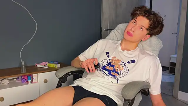 alyx garden online show from December 28, 2024, 8:15 pm