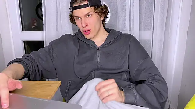 alyx garden online show from April 15, 2026, 8:20 pm