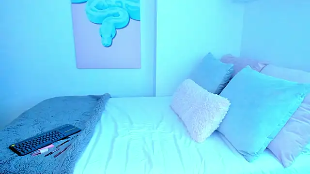 Alexis Rosse online show from September 12, 2025, 3:12 pm