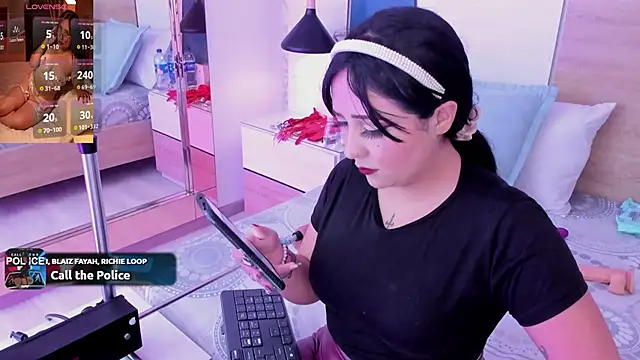 Megansttein  online show from March 12, 2025, 7:06 pm