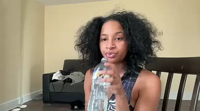 Snapshot of shandiloveslemonss chatting on December 14, 2024, 5:14 pm shandiloveslemonss online show from December 14, 2024, 5:14 pm