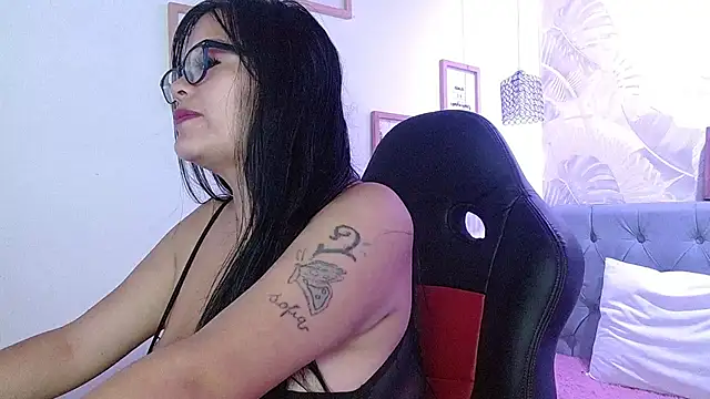 violletha online show from March 1, 2025, 12:34 pm