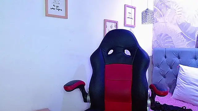 violletha online show from March 8, 2025, 3:35 pm