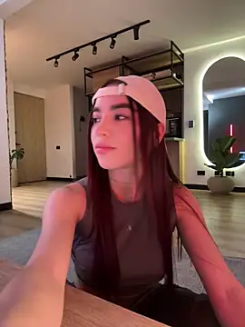 carolynnetrujillo online show from October 2, 2025, 2:40 am