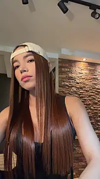 carolynnetrujillo online show from April 15, 2026, 2:40 am