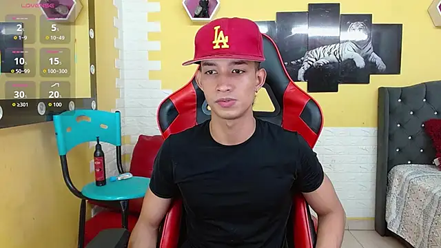 jose sexycumm online show from November 27, 2025, 7:38 pm