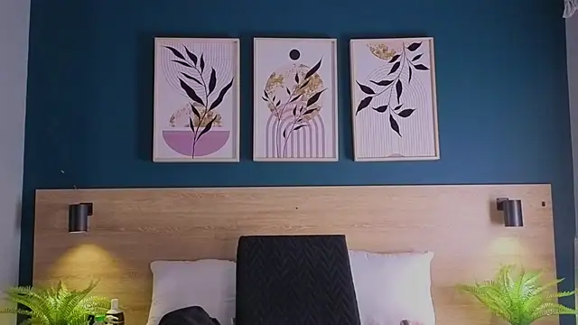 GabyPetit online show from September 12, 2025, 8:09 pm