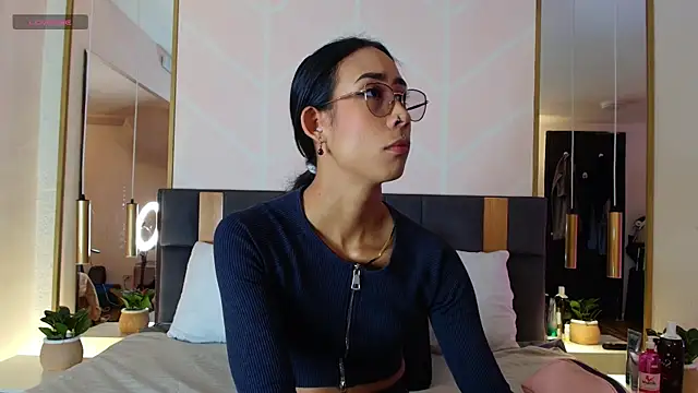 GabyPetit online show from January 8, 2026, 7:49 pm