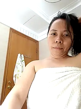 doggiepossession online show from March 13, 2025, 3:28 pm