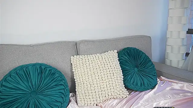 Megan Lim online show from September 24, 2025, 11:35 am