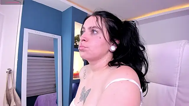 Lucy Smith2 online show from February 7, 2025, 3:34 am