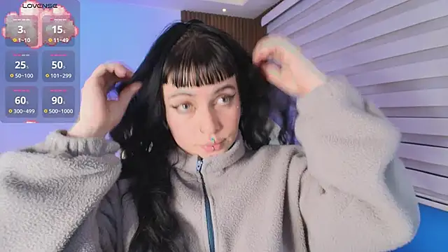 Lucy Smith2 online show from September 30, 2025, 7:52 pm