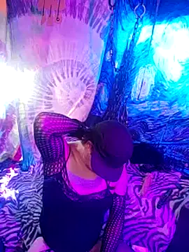 Boo-boo kittyfux online show from December 11, 2024, 1:49 pm