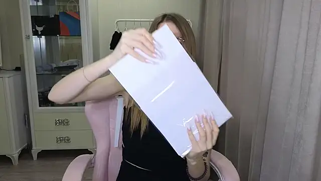 littlevildevil online show from January 14, 2025, 11:20 am