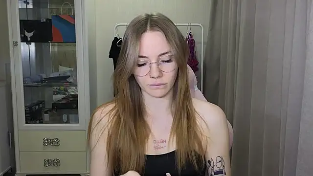 littlevildevil online show from January 15, 2025, 11:10 am