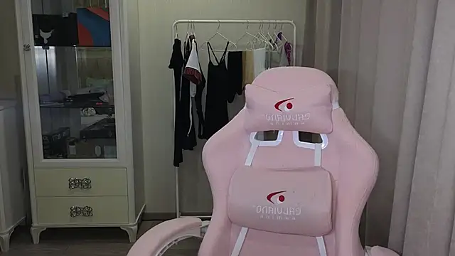 littlevildevil online show from January 18, 2025, 11:11 am