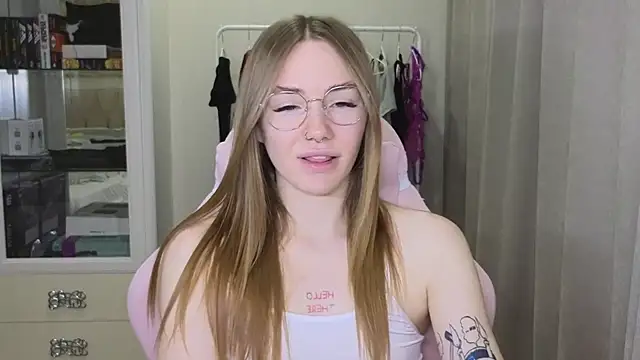 littlevildevil online show from February 2, 2025, 10:13 am